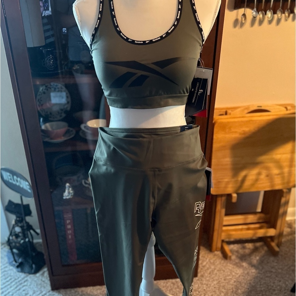 Reebok Active Wear Set /Leggings and Sports Bra, NEW - Picture 2 of 4